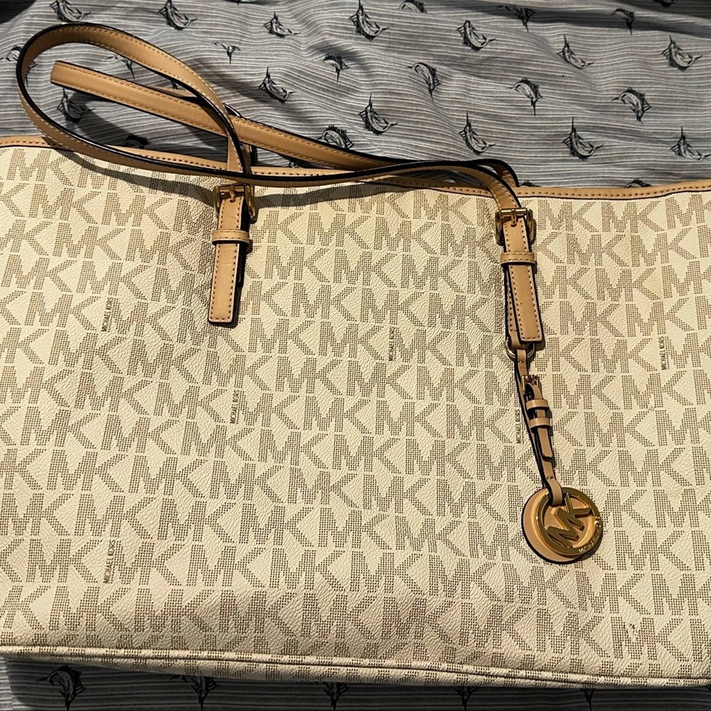 DESIGNER PURSE